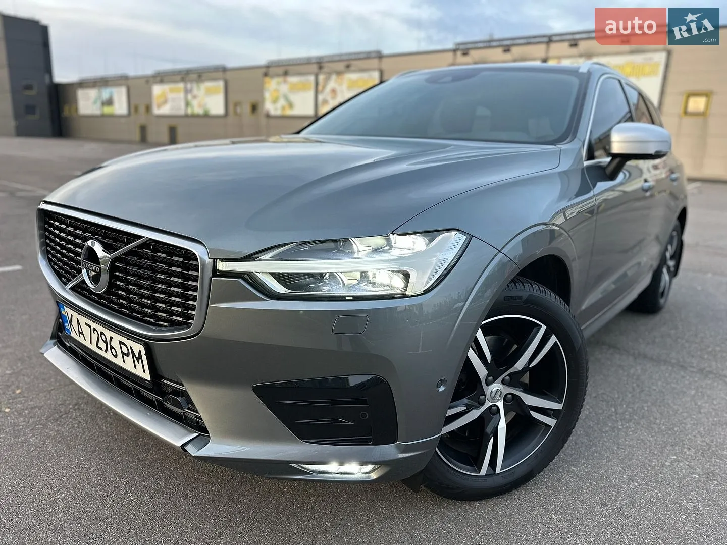 2018 Volvo XC60 - фото 1