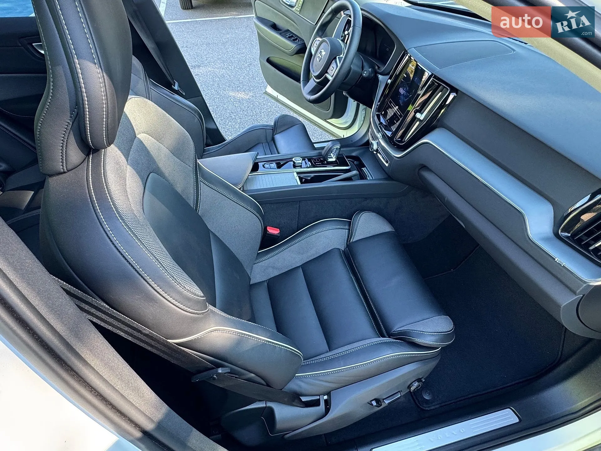 2023 Volvo XC60 - мініатюра 15