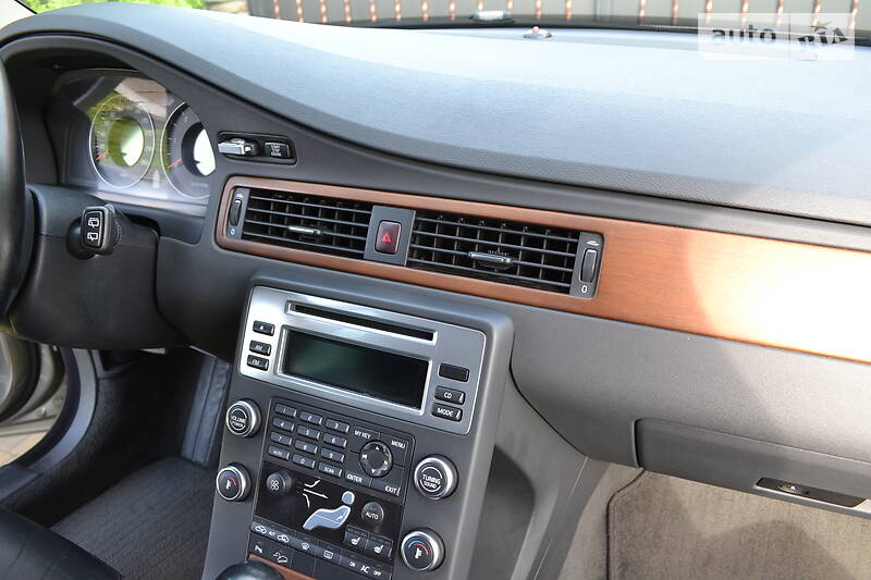 Позашляховик / Кросовер Volvo XC70 2008 в Луцьку