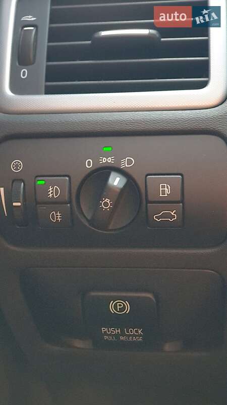 Внедорожник / Кроссовер Volvo XC70 2012 в Львове