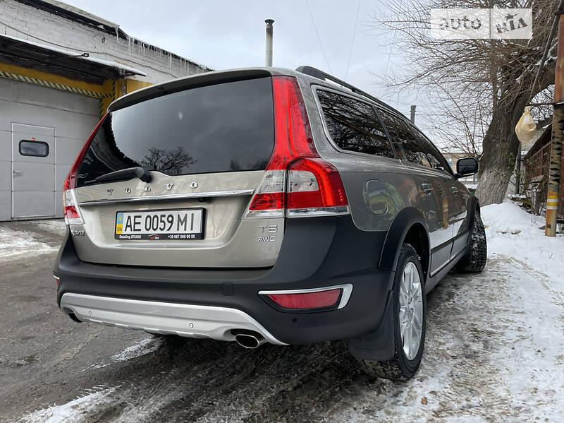 Универсал Volvo XC70 2015 в Днепре