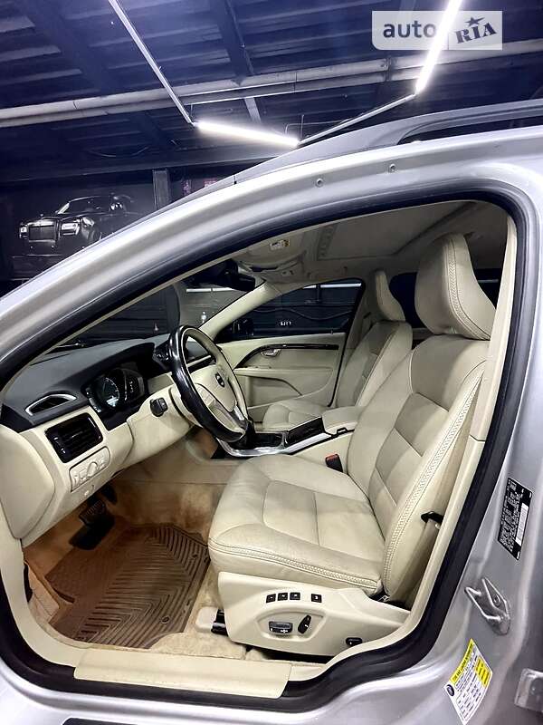 Универсал Volvo XC70 2014 в Хмельницком