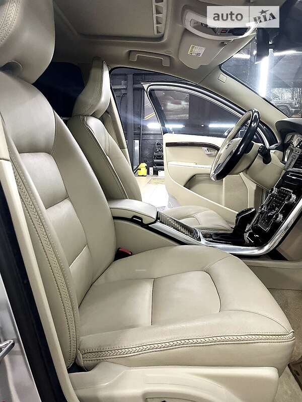 Универсал Volvo XC70 2014 в Хмельницком