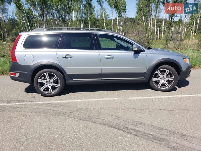 Универсал Volvo XC70 2013 в Киеве
