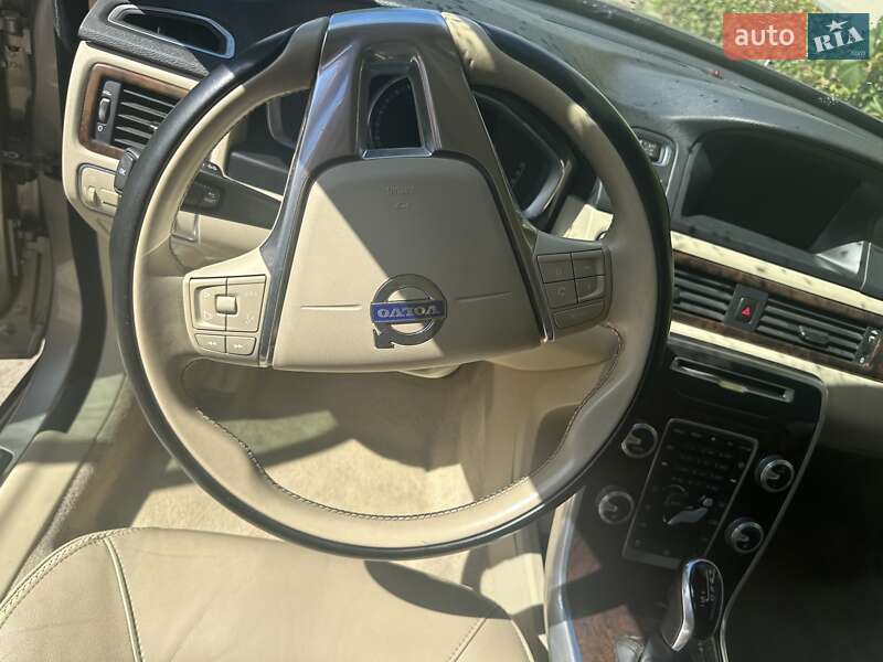 Універсал Volvo XC70 2015 в Дніпрі