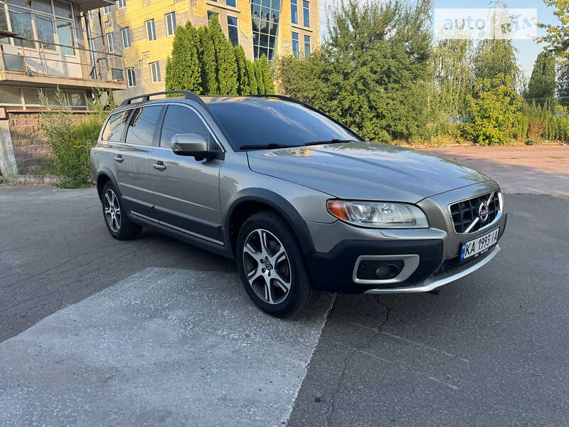 Универсал Volvo XC70 2011 в Киеве