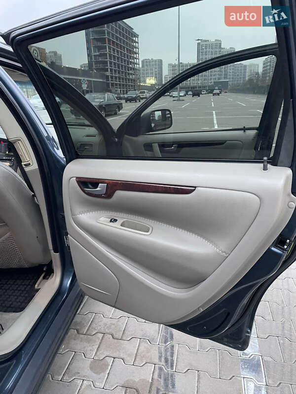 Универсал Volvo XC70 2006 в Киеве