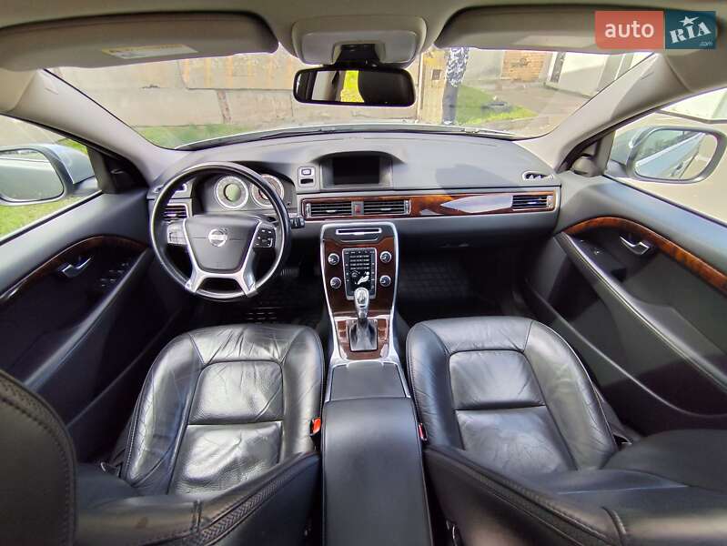 Универсал Volvo XC70 2013 в Киеве