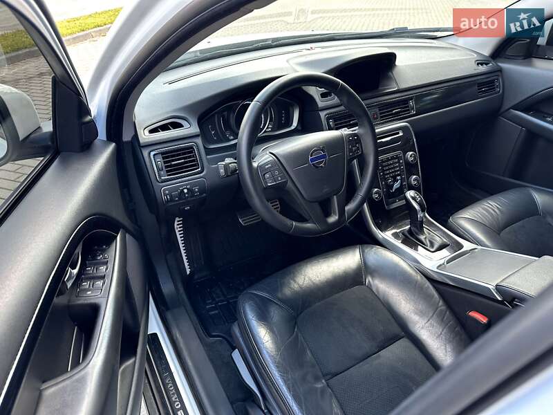 Универсал Volvo XC70 2016 в Радивилове