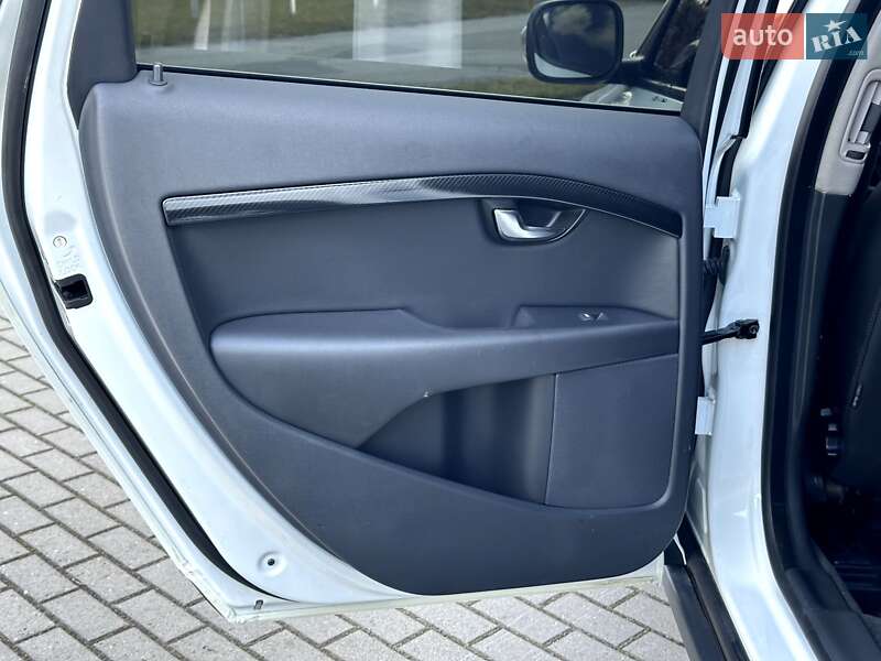 Универсал Volvo XC70 2016 в Радивилове