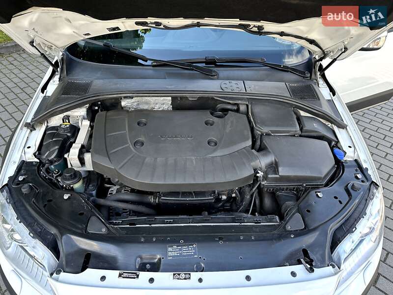 Универсал Volvo XC70 2016 в Радивилове