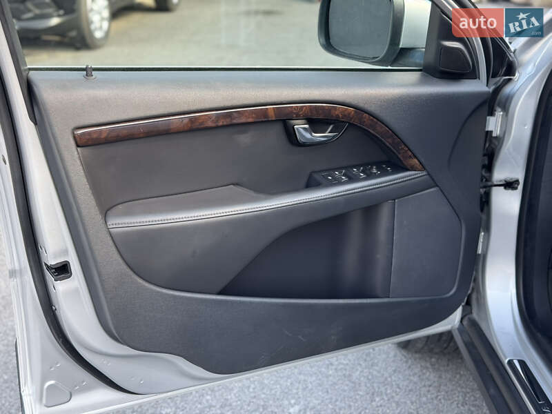 Универсал Volvo XC70 2015 в Львове фото 10 Универсал Volvo XC70 2015 в Львове