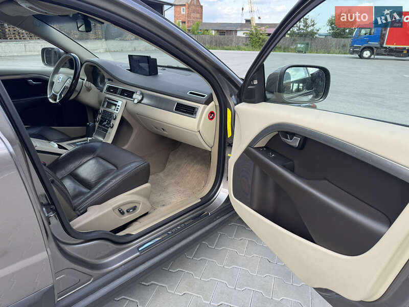 Универсал Volvo XC70 2010 в Житомире