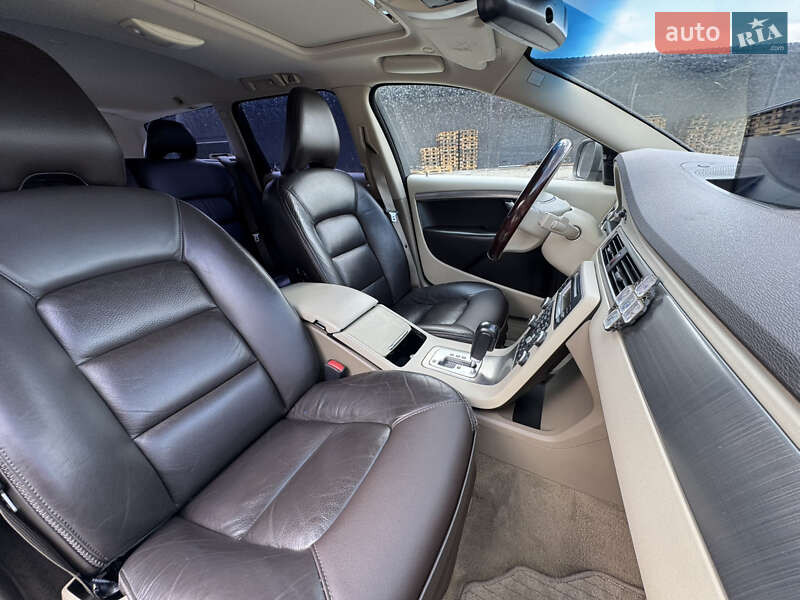 Универсал Volvo XC70 2010 в Житомире