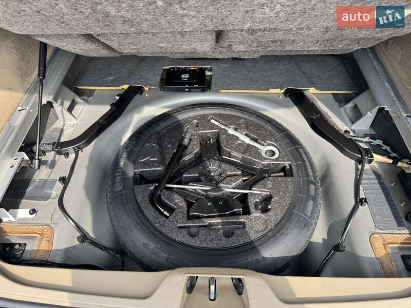 Универсал Volvo XC70 2010 в Житомире