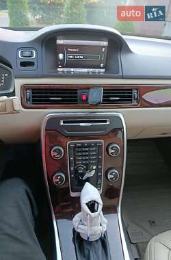 Универсал Volvo XC70 2013 в 