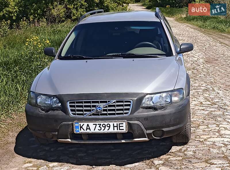 Универсал Volvo XC70 2004 в  фото Универсал Volvo XC70 2004 в