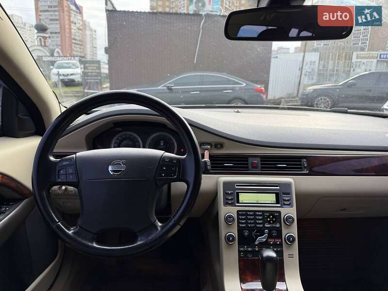 Універсал Volvo XC70 2008 в Києві