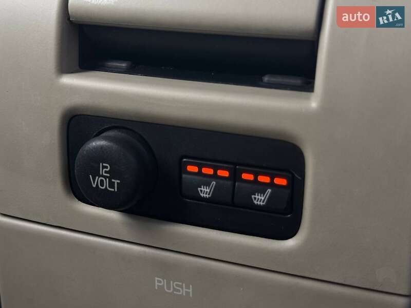 Універсал Volvo XC70 2008 в Києві