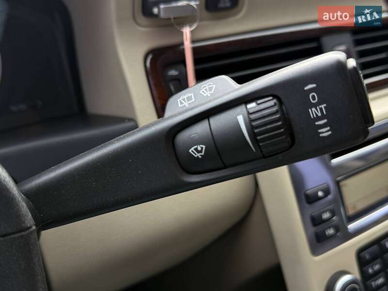 Універсал Volvo XC70 2008 в Києві