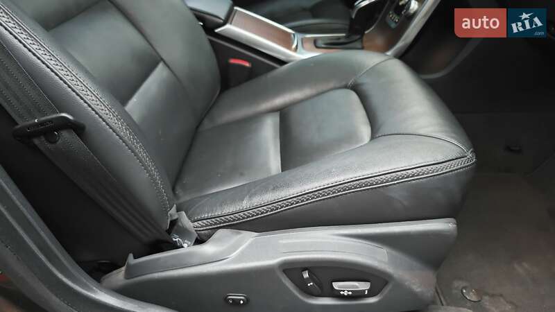 Универсал Volvo XC70 2015 в Могилев-Подольске фото 29 Универсал Volvo XC70 2015 в Могилев-Подольске