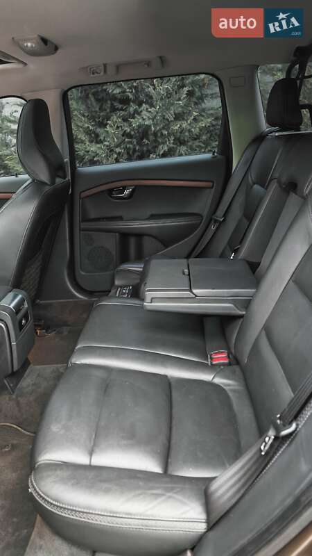 Универсал Volvo XC70 2015 в Могилев-Подольске фото 38 Универсал Volvo XC70 2015 в Могилев-Подольске