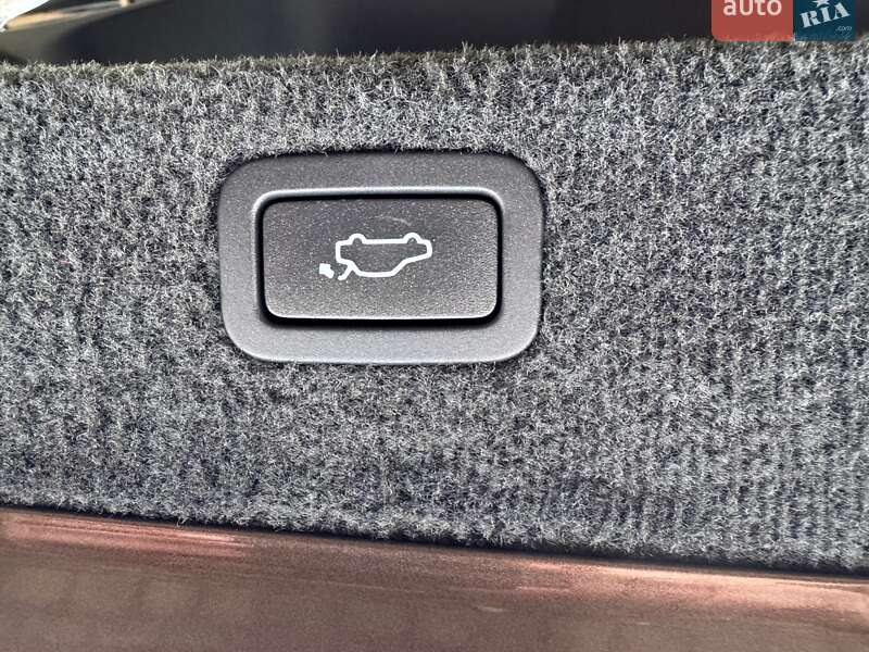 Универсал Volvo XC70 2016 в Калуше