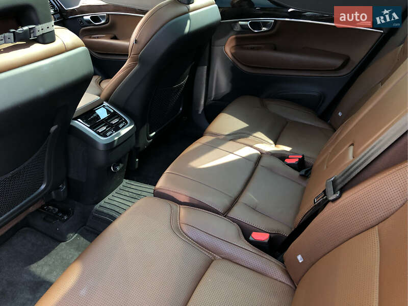 Внедорожник / Кроссовер Volvo XC90 2018 в Киеве