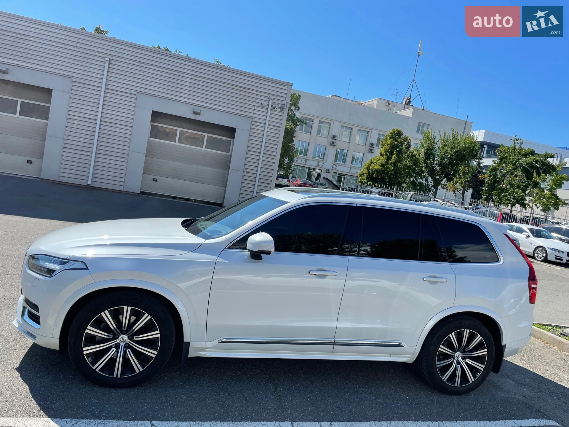 2020 Volvo XC90 - фото 1
