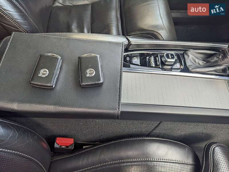 Внедорожник / Кроссовер Volvo XC90 2016 в Снятине