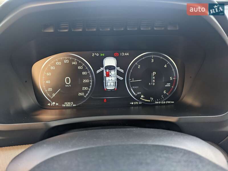 Внедорожник / Кроссовер Volvo XC90 2016 в Снятине