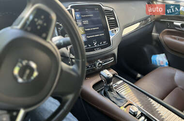 Внедорожник / Кроссовер Volvo XC90 2017 в 