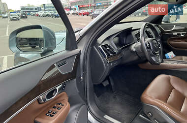 Внедорожник / Кроссовер Volvo XC90 2017 в 