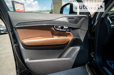 Позашляховик / Кросовер Volvo XC90 2019 в 
