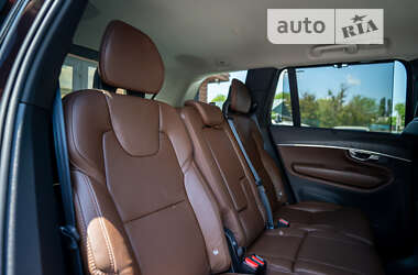 Позашляховик / Кросовер Volvo XC90 2019 в 