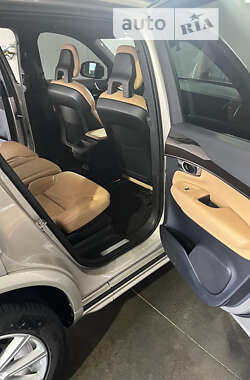 Внедорожник / Кроссовер Volvo XC90 2017 в 