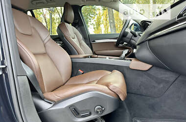 Внедорожник / Кроссовер Volvo XC90 2018 в 