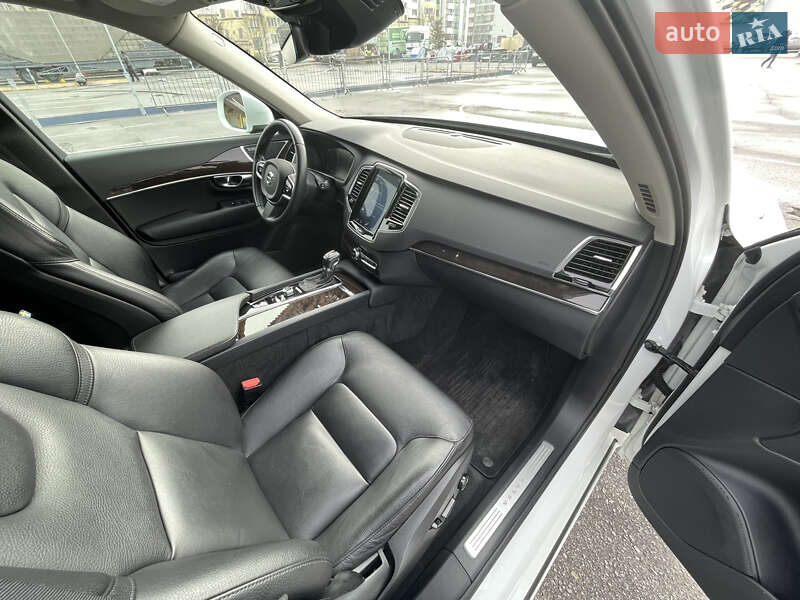 Внедорожник / Кроссовер Volvo XC90 2018 в Ивано-Франковске