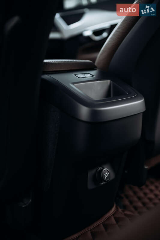 Позашляховик / Кросовер Volvo XC90 2019 в Києві