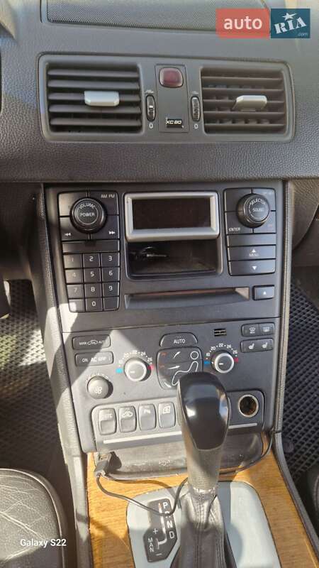 Внедорожник / Кроссовер Volvo XC90 2004 в Буче