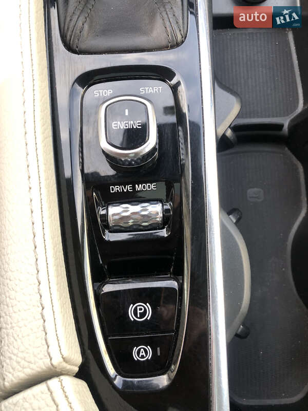 Позашляховик / Кросовер Volvo XC90 2016 в Львові