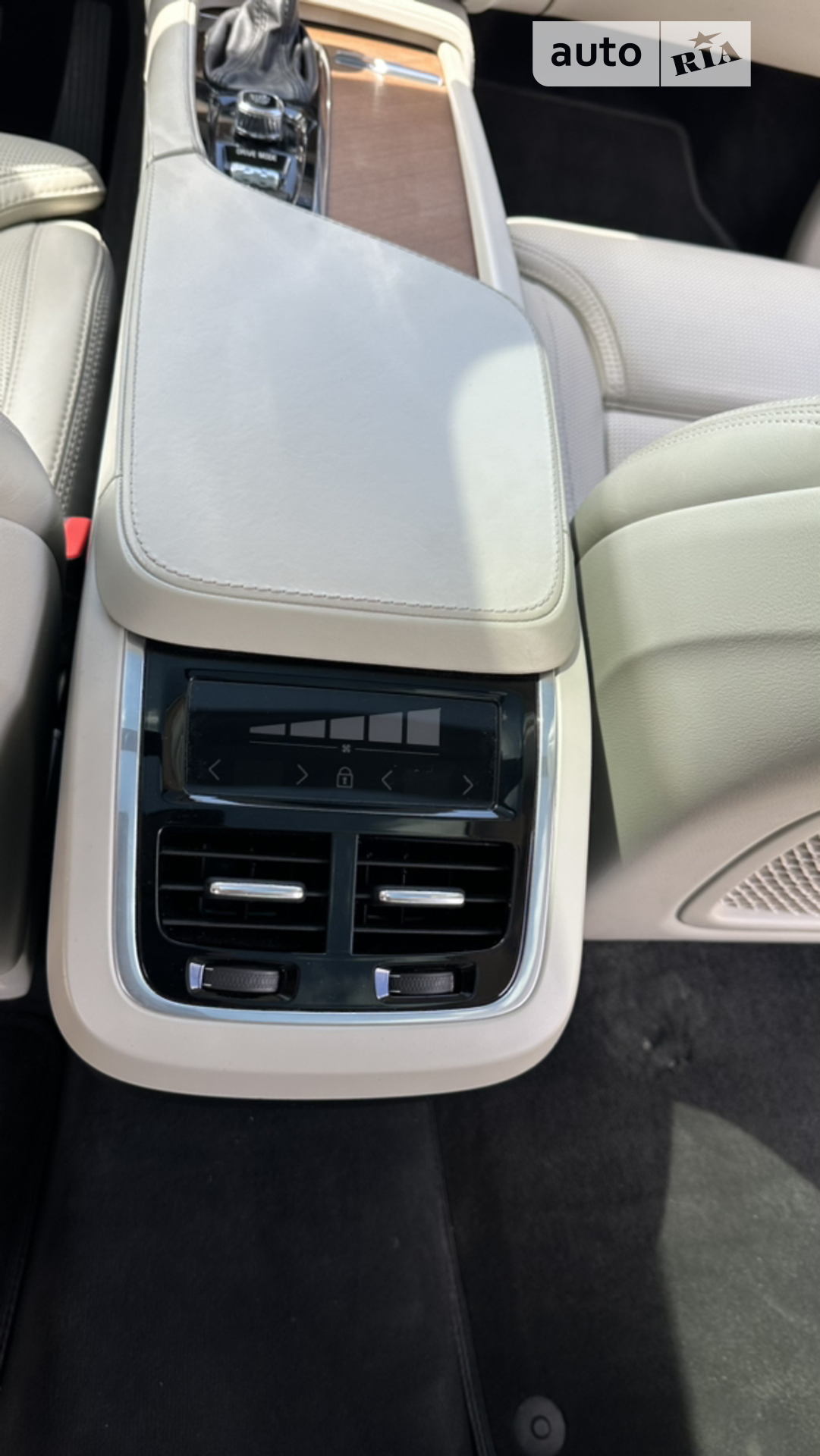 2018 Volvo XC90 - мініатюра 15