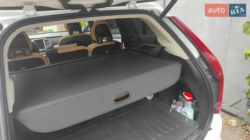 Позашляховик / Кросовер Volvo XC90 2015 в 