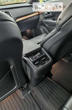 Позашляховик / Кросовер Volvo XC90 2017 в 