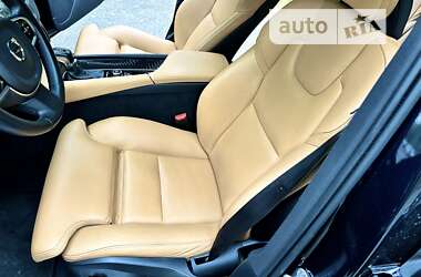 Позашляховик / Кросовер Volvo XC90 2019 в 
