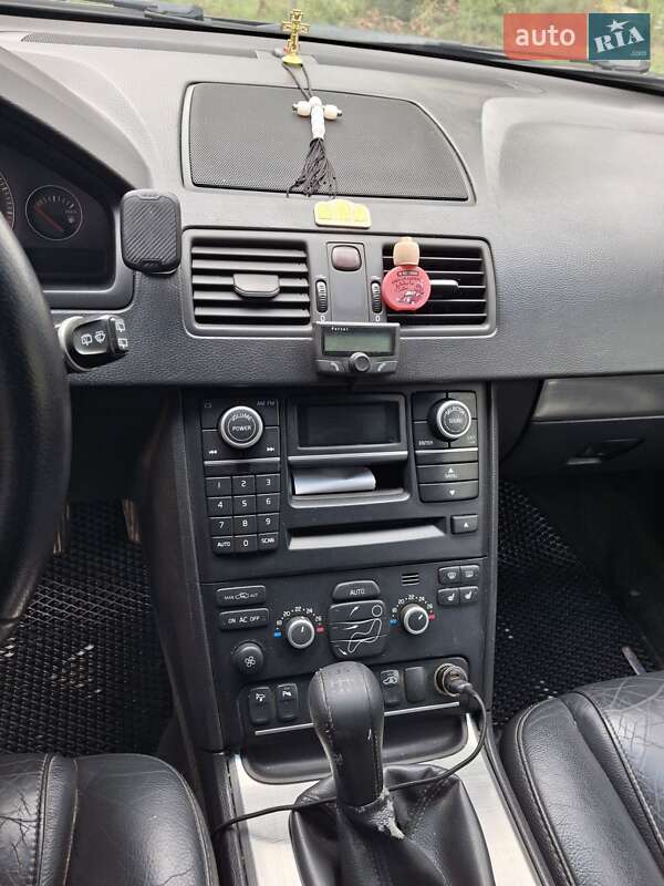 Внедорожник / Кроссовер Volvo XC90 2007 в Черновцах