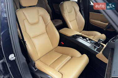 Внедорожник / Кроссовер Volvo XC90 2019 в 