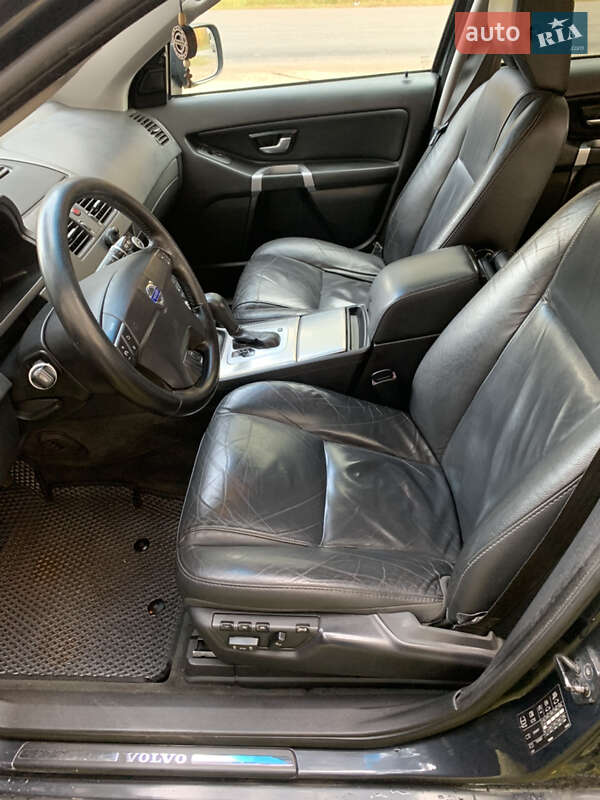 Позашляховик / Кросовер Volvo XC90 2011 в Вараші
