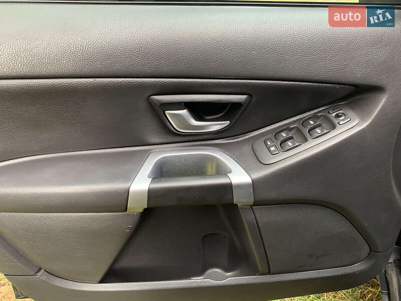 Позашляховик / Кросовер Volvo XC90 2011 в Вараші