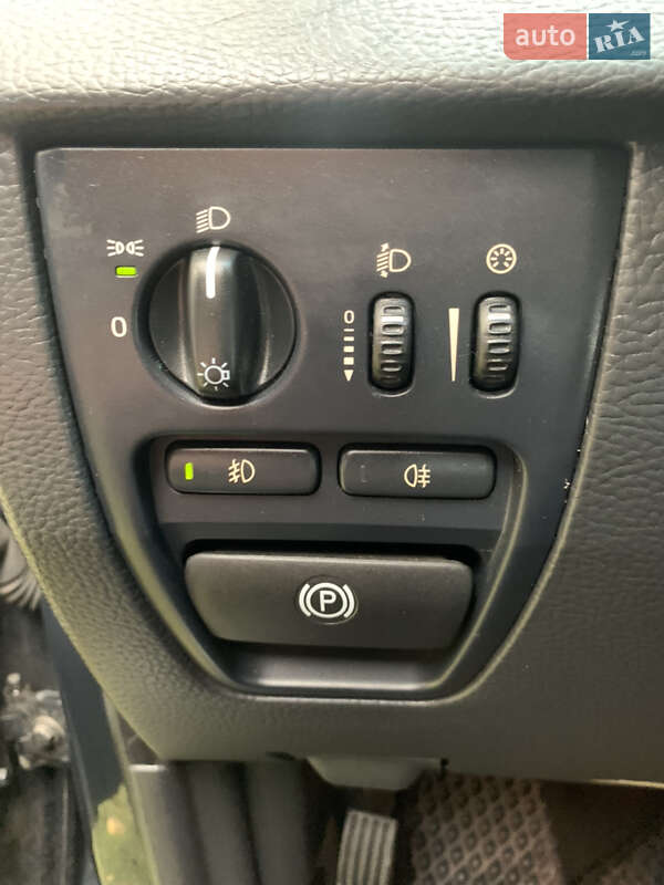 Позашляховик / Кросовер Volvo XC90 2011 в Вараші